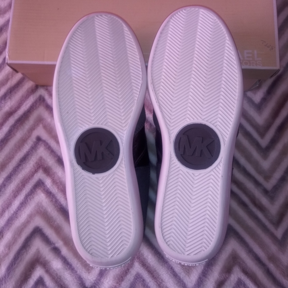 Michael Kors Nikko Wedge High Top Sneaker - Picture 4 of 9